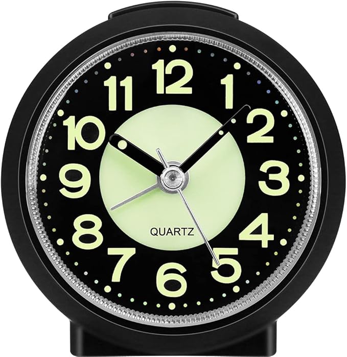 Analogue Alarm Clock Simple Alarm Clocks Bedside Non Ticking Battery Powered Luminous Silent Clock with Snooze Light Glow in the Dark Table Clocks for Bedrooms Heavy Sleepers Desk Office Travel[Energy Class A+++]