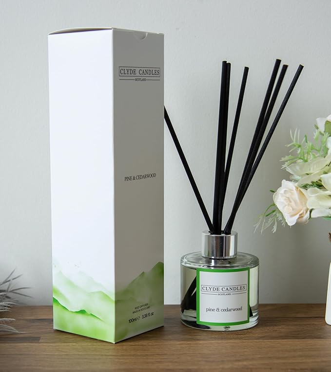 Pine & Cedarwood Reed Diffuser - Clyde Candles, Luxury Diffuser Oil with a Set of 7 Fibre Sticks, 100ml, Best Aroma Scent for Home, Kitchen, Living Room, Bathroom. Fragrance Diffusers set with sticks