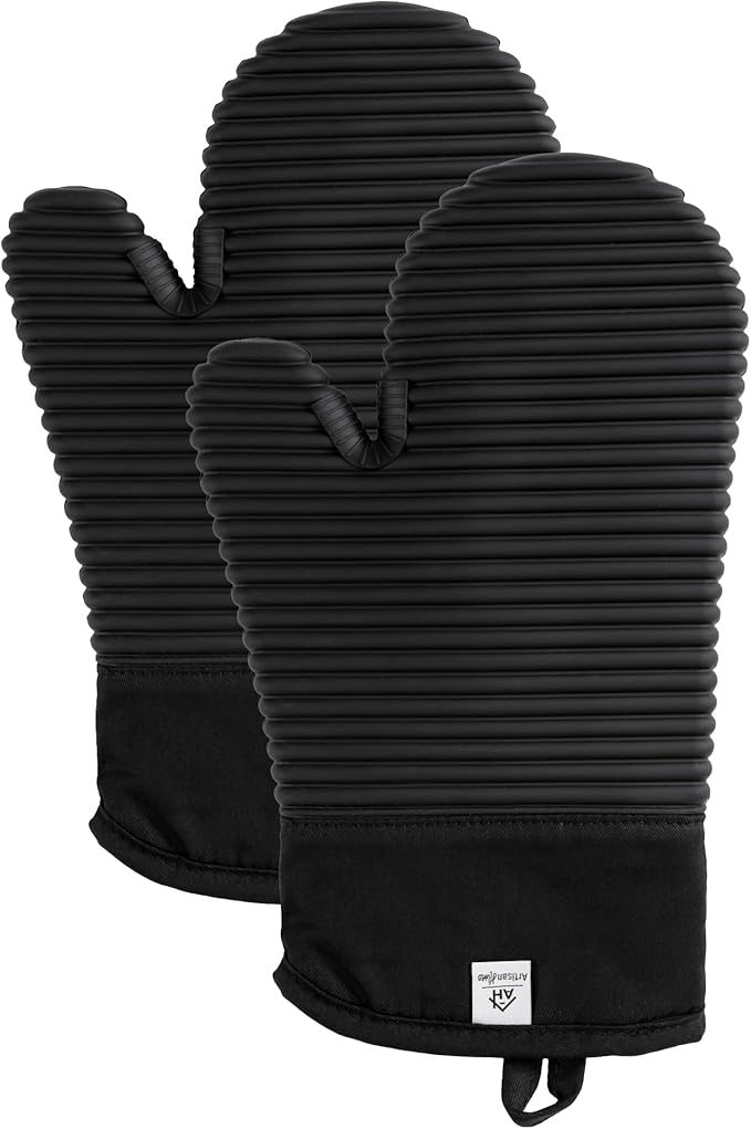 Black Oven Mitts - Pair Of Silicone Oven Gloves UK - Heat Resistant Oven Mitts Kitchen Accessory.