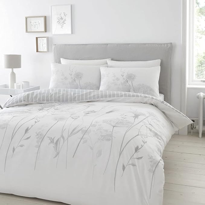 Catherine Lansfield Meadowsweet Floral Reversible King Duvet Cover Set with Pillowcases White