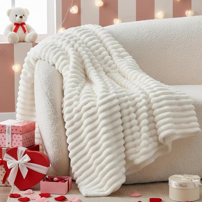 BEDELITE Fluffy Fleece Throw Blanket - Cream White Sofa Throw Soft Cosy Warm Small Blankets for Single Bed, Gifts for Women